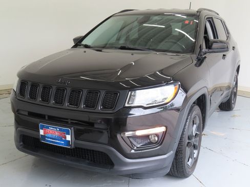 Used 2021 Jeep Compass Latitude FWD image 8