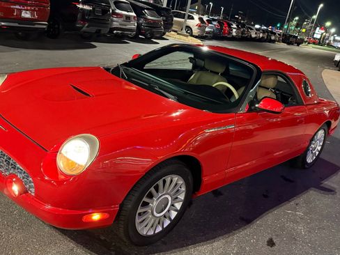 Used 2005 Ford Thunderbird image 7