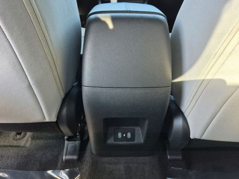 Used 2025 Hyundai Santa Cruz SE FWD image 14