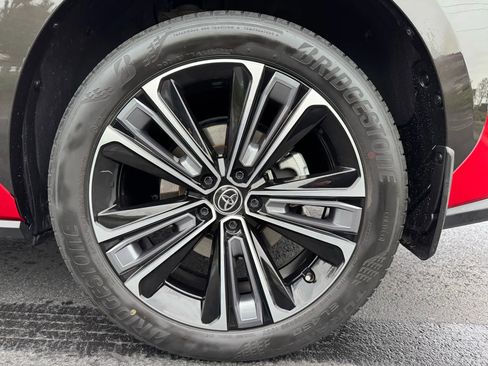 Used 2023 Toyota bZ4X AWD image 18