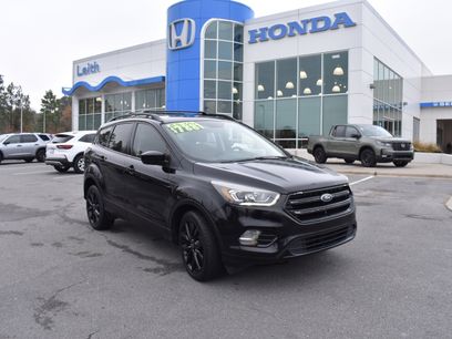 Used 2017 Ford Escape SE w/ SE Sport Appearance Package