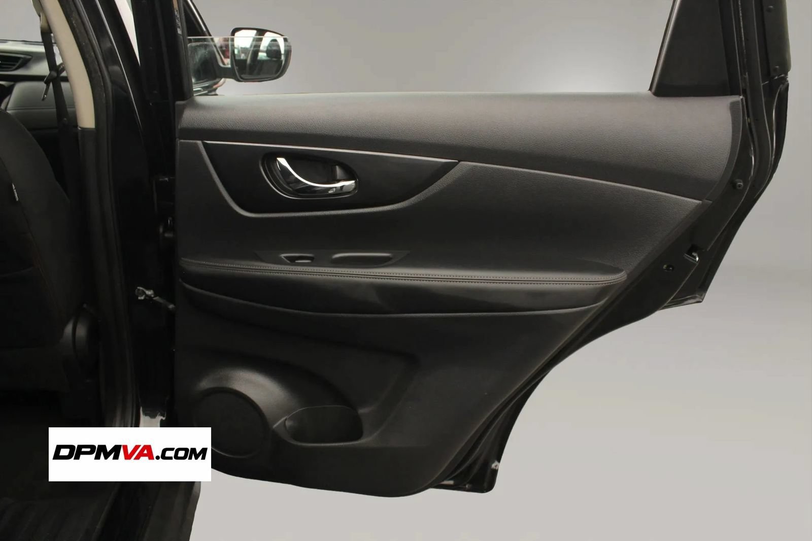 Used 2018 Nissan Rogue S AWD/4WD image 22