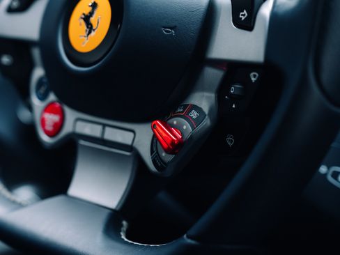 Used 2019 Ferrari 812 Superfast RWD image 35