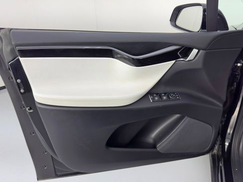 Used 2018 Tesla Model X 100D image 42