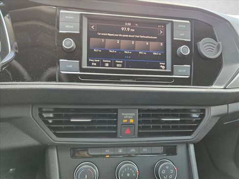 Used 2019 Volkswagen Jetta FWD image 13