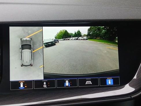 Used 2022 Buick Envision Essence w/ Technology Package I AWD/4WD image 17