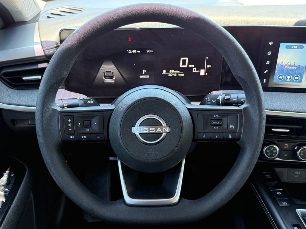 Used 2025 Nissan Kicks SV AWD/4WD image 19