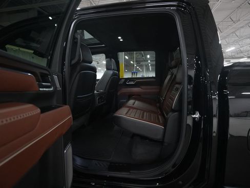 Used 2025 GMC Sierra 2500 Denali Ultimate w/ Max Trailering Package AWD/4WD image 15