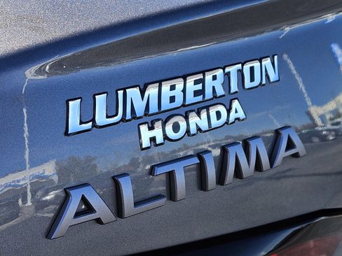 Used 2025 Nissan Altima 2.5 SR image 16