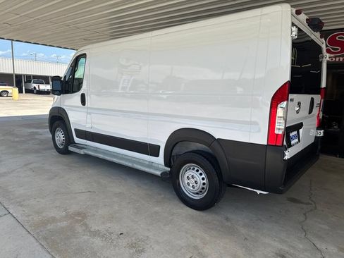 Used 2025 RAM ProMaster 2500 w/ U-Haul Equipment Group FWD image 6