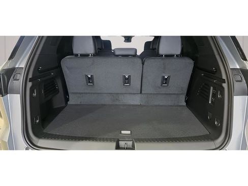 New 2026 Chevrolet Traverse High Country image 10