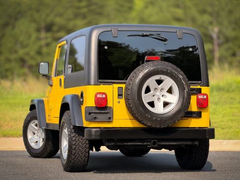 Used 2005 Jeep Wrangler Unlimited Rubicon AWD/4WD image 8