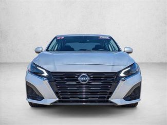 Used 2023 Nissan Altima 2.5 SV FWD video 2