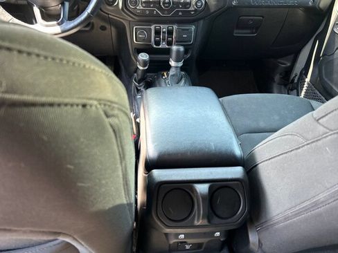 Used 2022 Jeep Wrangler Unlimited Sport w/ Sun And Sound Package AWD/4WD image 14
