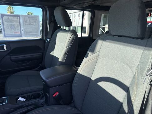 Certified 2025 Jeep Wrangler Willys 4xe image 14