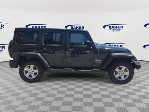 Used 2018 Jeep Wrangler Unlimited Sport S AWD/4WD image 2