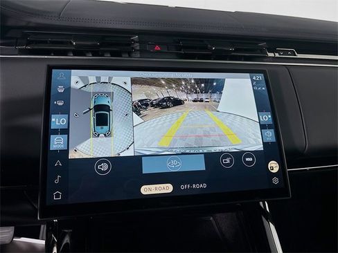 Used 2025 Land Rover Range Rover Sport SE image 17