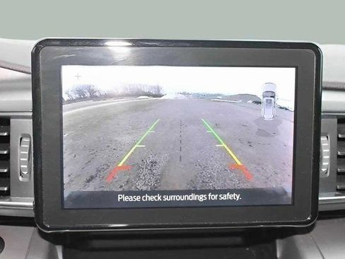 Used 2022 Ford Explorer XLT w/ Equipment Group 202A image 22