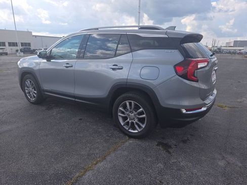 Used 2024 GMC Terrain SLT w/ Tech Package FWD image 6