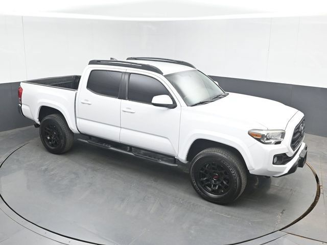 Used 2017 Toyota Tacoma SR5 w/ Tow Package AWD/4WD image 1