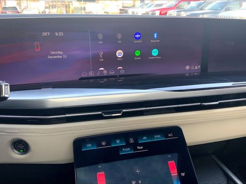 Used 2025 Cadillac Escalade Sport image 8