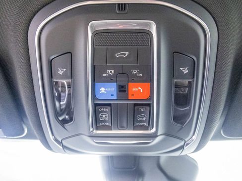 New 2025 Jeep Grand Cherokee L Altitude image 26