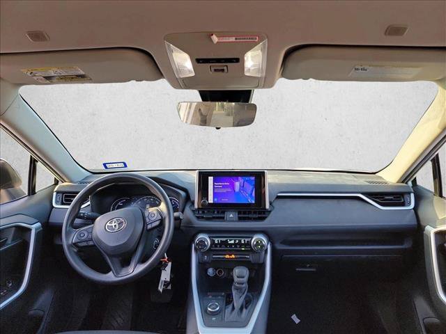 Used 2023 Toyota RAV4 LE AWD/4WD image 16