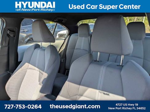 Used 2023 Toyota Corolla SE FWD image 3