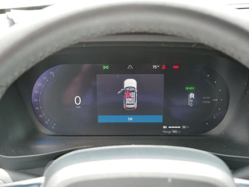 Used 2023 Volvo XC40 Recharge Ultimate w/ Protection Package Premier AWD/4WD image 17