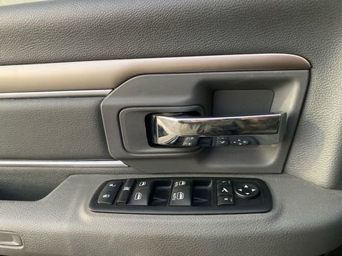 Used 2015 RAM 1500 Classic SLT w/ SLT Plus D￩cor Group image 11