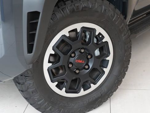 Used 2025 Toyota 4Runner TRD Off-Road Premium AWD/4WD image 2