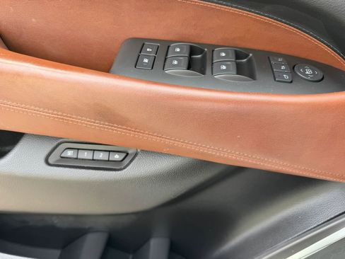 Used 2015 Cadillac Escalade Luxury image 30