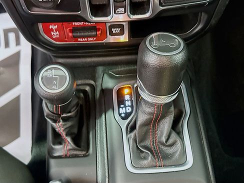 Used 2019 Jeep Wrangler Unlimited Rubicon AWD/4WD image 17