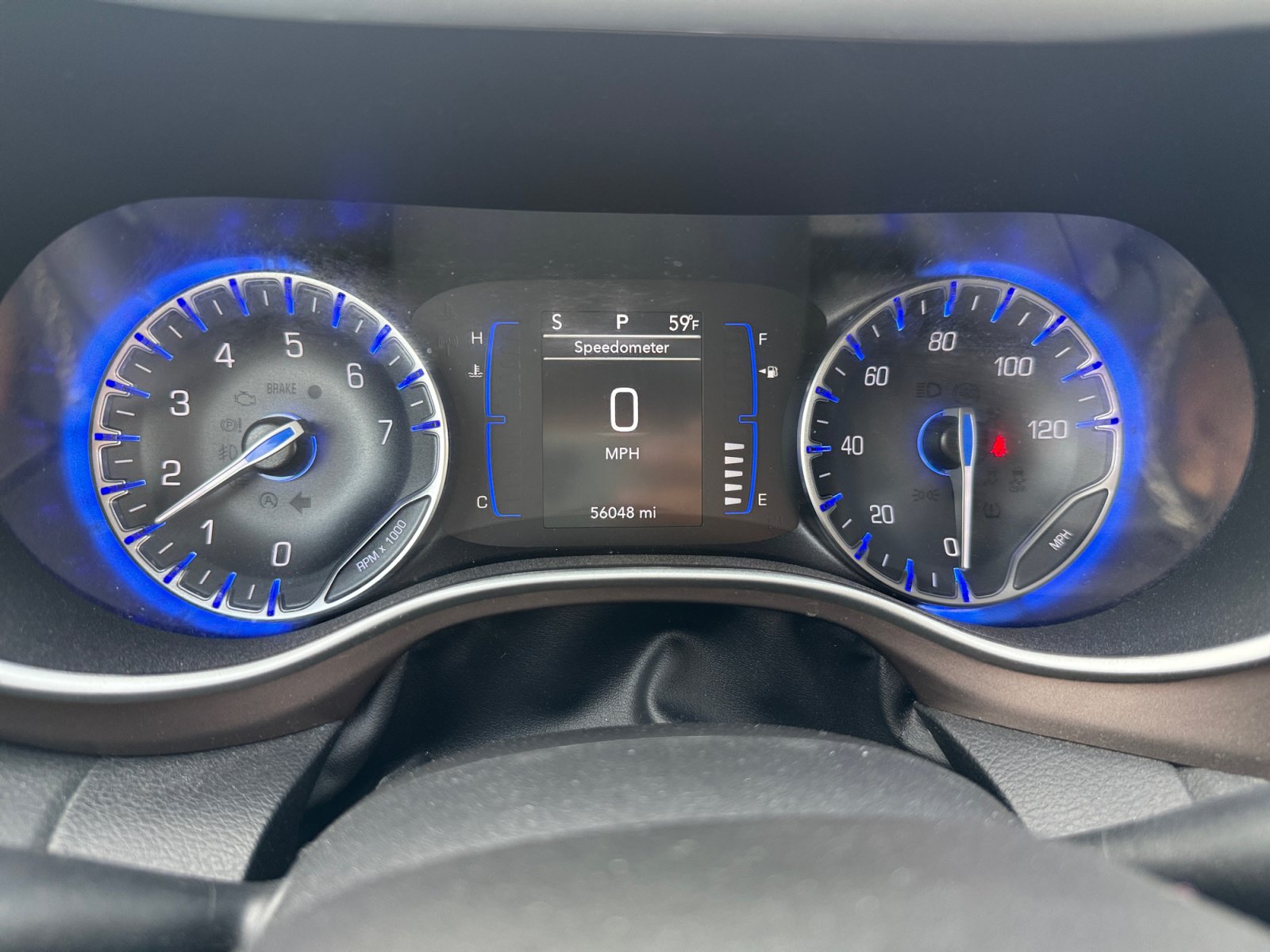 Used 2022 Chrysler Voyager LX FWD image 11