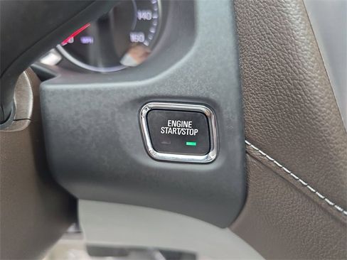 Certified 2023 GMC Acadia SLT image 29