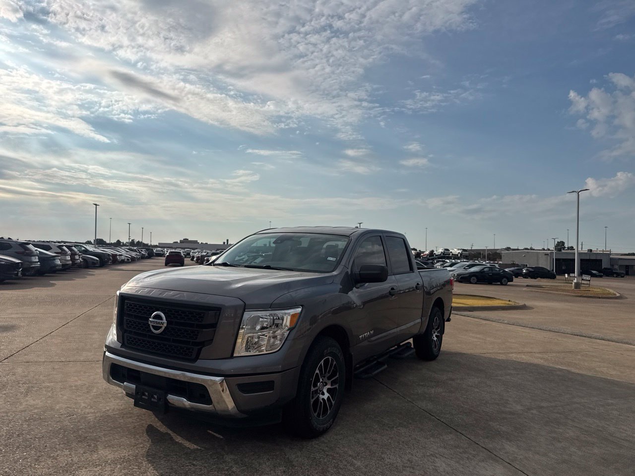 Certified 2022 Nissan Titan SV w/ Accessory Utility Package RWD image 9