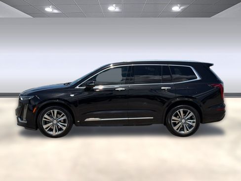 Certified 2022 Cadillac XT6 Premium Luxury w/ Technology Package FWD image 2
