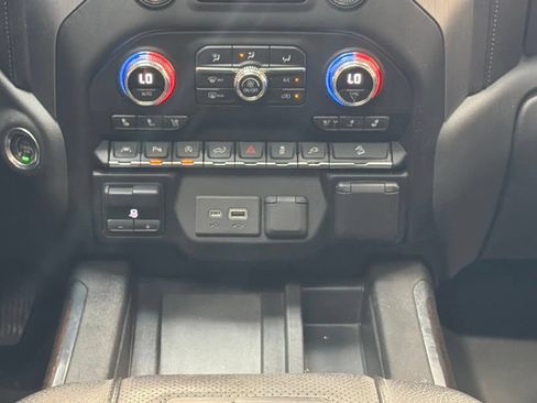 Used 2020 GMC Sierra 1500 Denali w/ Denali Premium Package AWD/4WD image 18