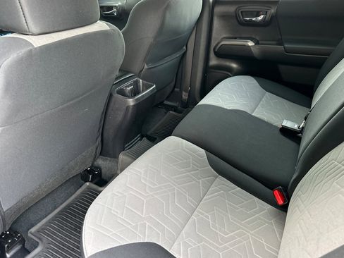 Certified 2023 Toyota Tacoma TRD Off-Road image 11