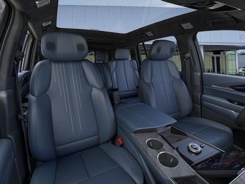 New 2026 Cadillac Escalade IQ Luxury 2 w/ LPO, Radiant Package AWD/4WD image 18