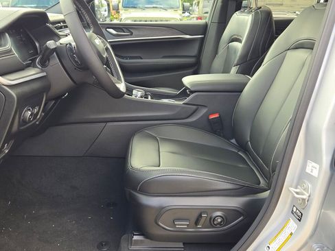 New 2025 Jeep Grand Cherokee Limited w/ MOPAR Finishing Package image 24