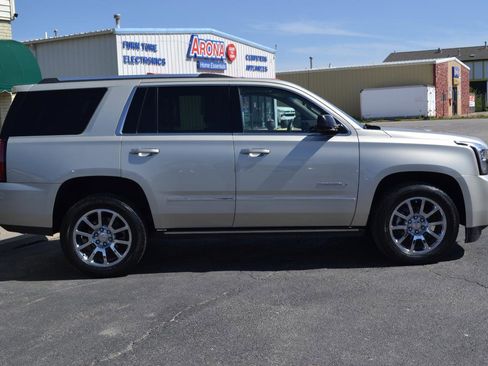 Used 2017 GMC Yukon Denali w/ Open Road Package AWD/4WD image 13