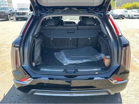 New 2026 Cadillac Optiq Sport 2 w/ LPO, Floor Liner Package AWD/4WD image 31