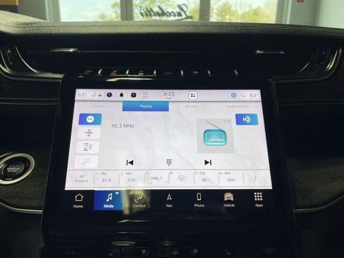 Used 2024 Jeep Grand Cherokee L Limited w/ Luxury Tech Group II image 28