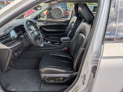Certified 2022 Jeep Grand Cherokee L Limited AWD/4WD image 9