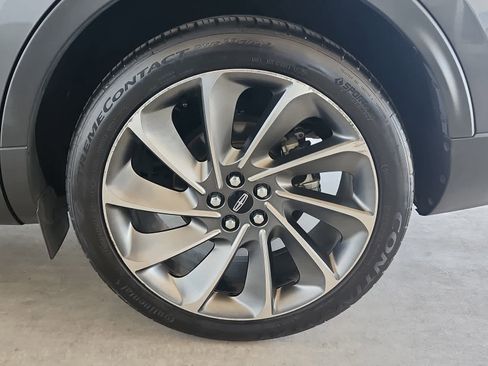 Used 2019 Lincoln Nautilus Reserve FWD image 10