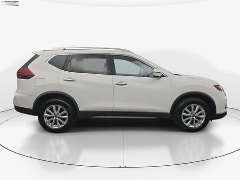 Used 2019 Nissan Rogue SV image 11