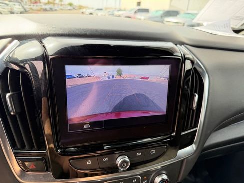 Used 2023 Chevrolet Traverse LT image 31