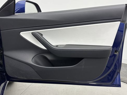 Used 2020 Tesla Model 3 Standard Range Plus image 32