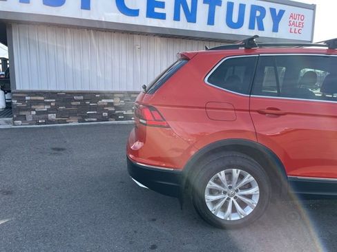 Used 2018 Volkswagen Tiguan SE image 12